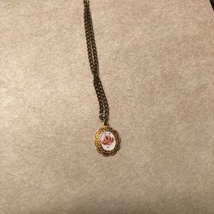 Dainty Flower Pendant Necklace